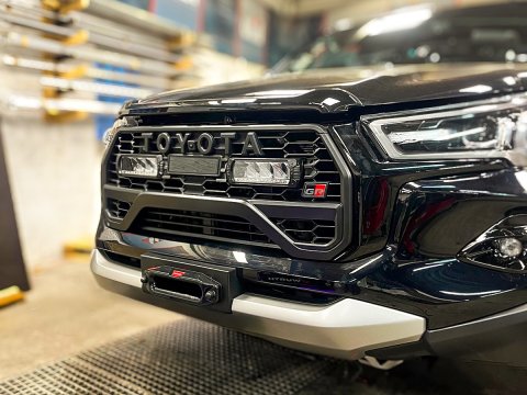 Platine de treuil intégrée au pare-chocs d'origine pour Toyota Hilux Revo après 01/2021 N4-Offroad