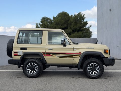 Toyota Land Cruiser 2025 GRJ71 V6 4.0L 228cv 40ème anniversaire