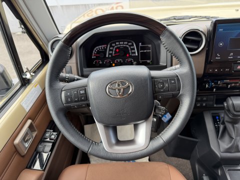 Toyota Land Cruiser 2025 GRJ71 V6 4.0L 228cv 40ème anniversaire