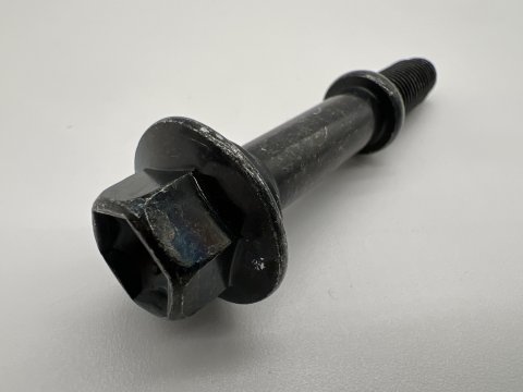 Boulon fixation primaire sur collecteur échappement HDJ100 / entre primaire et silencieux central KDJ9