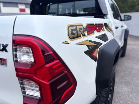 TOYOTA HILUX 2025 GR SPORT Z 4.0L