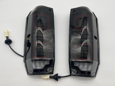 Feux arrière leds fumés pour Land Cruiser HZJ76 GRJ76 - La paire
