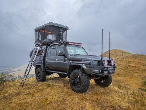 Tente de toit coque rigide électrique ARB Altitude - Ouverture horizontale