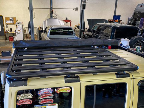 Kit galerie Rhino Rack Pioneer 6 1800x1430mm avec pieds RCL Jeep Wrangler JK 2011-2019