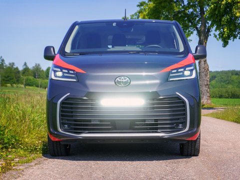 Kit intégration calandre Lazer Toyota Proace (2023+) - Glide Elite avec feu de position
