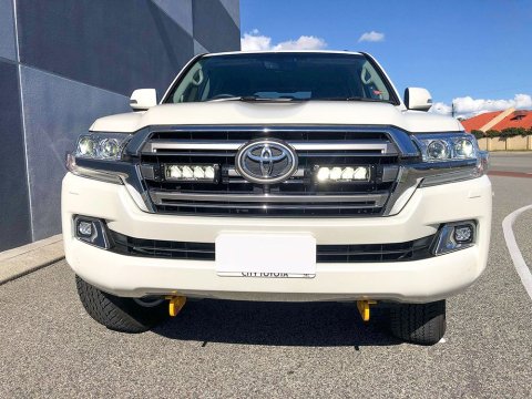 Kit intégration calandre Lazer Toyota LC200 (2015-2021) - Triple-R 750 Elite Gen2