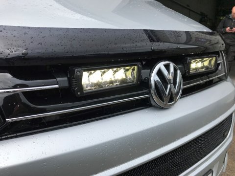 Kit intégration calandre Lazer VW T5 (2010+) - Triple-R 750 Standard