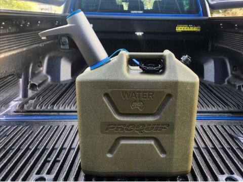 Robinet électrique rechargeable pour jerrycan d’eau