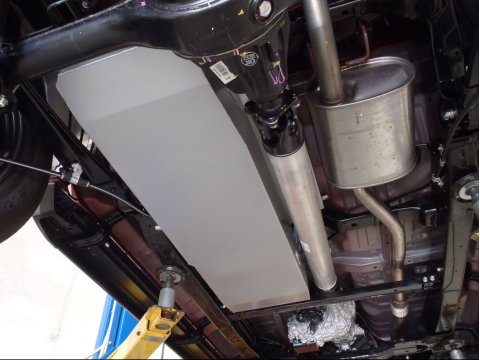 Réservoir de remplacement LRA 135L Isuzu DMax / Mazda BT50