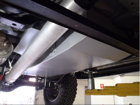 Réservoir de remplacement LRA 135L Isuzu DMax / Mazda BT50