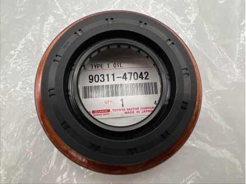 Joint spi pont avant côté droit Hilux Revo