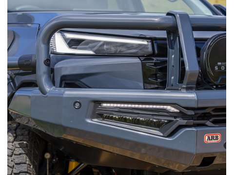 Pare-chocs avant acier ARB Summit MKII Bullbar Toyota Hilux Travo
