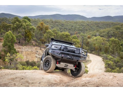 Pare-chocs avant acier ARB Summit MKII Bullbar Toyota Hilux Travo