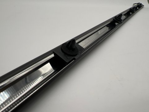 Moulure extérieure custode arrière gauche KDJ125