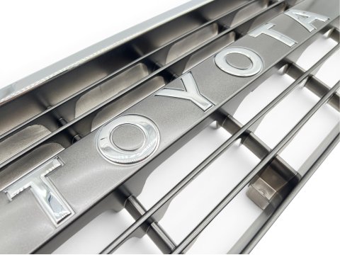 Calandre chromée TOYOTA pour HDJ80 12s