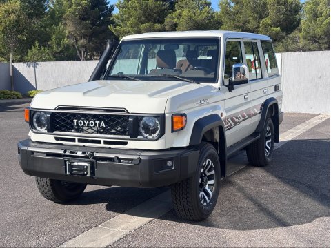 LAND CRUISER GRJ76 4.0L Blanc 2026