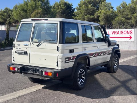 LAND CRUISER GRJ76 4.0L Blanc 2026