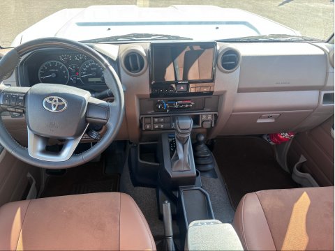 LAND CRUISER GRJ76 4.0L Blanc 2026