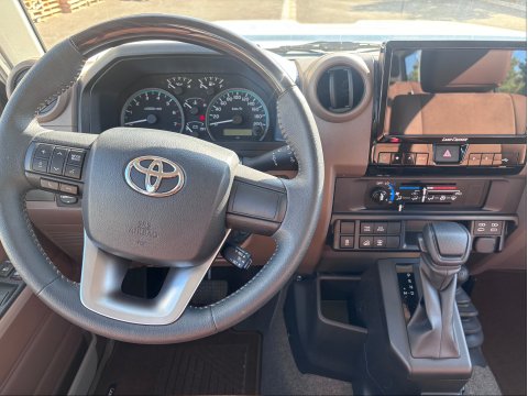 LAND CRUISER GRJ76 4.0L Blanc 2026