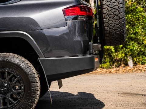 Porte roue de secours gauche Kaymar Toyota pour Land Cruiser 300