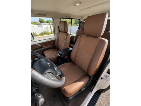 Toyota Land Cruiser GRJ71 40E ANNIVERSAIRE VX V6 4.0L 228CV