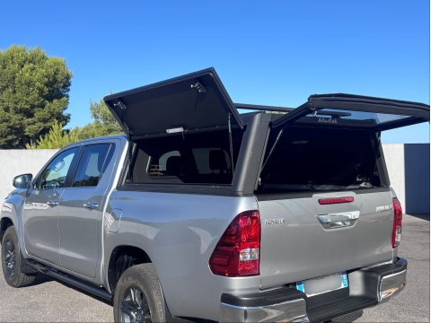 TOYOTA HILUX LEGENDE DOUBLE CABINE GRIS 2026 2.8l D4D 204cv