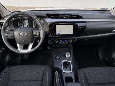 TOYOTA HILUX LEGENDE DOUBLE CABINE GRIS 2026 2.8l D4D 204cv