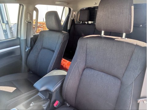 TOYOTA HILUX LEGENDE DOUBLE CABINE GRIS 2026 2.8l D4D 204cv