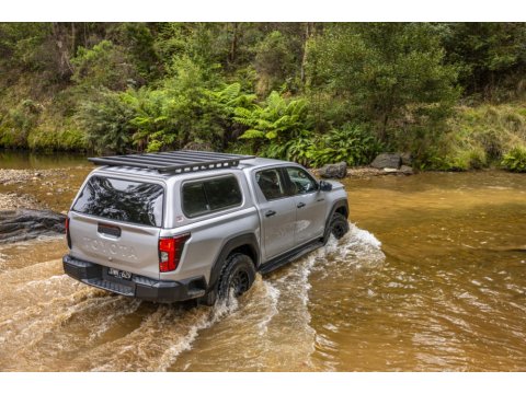 Hard top ARB Classic avec vitres latérales coulissantes pour Toyota Hilux Double Cabine 2026+