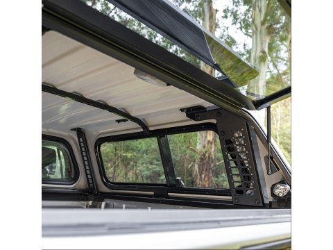 Hard top ARB Classic avec vitres latérales coulissantes pour Toyota Hilux Double Cabine 2026+