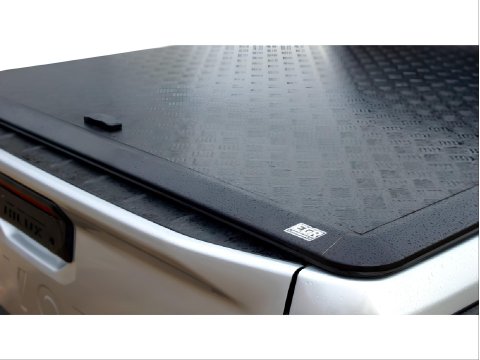 Couvre-benne aluminium thermolaqué noir pour Toyota Hilux Revo double cabine 2015 +