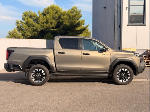 TOYOTA HILUX TRAVO 2026 STYLE DBL-CAB 2.8L 204CV