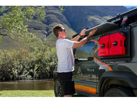 Support jerrycan sur plaque latérale Molle Alu-Cab Suzuki Jimny Alu-Cab