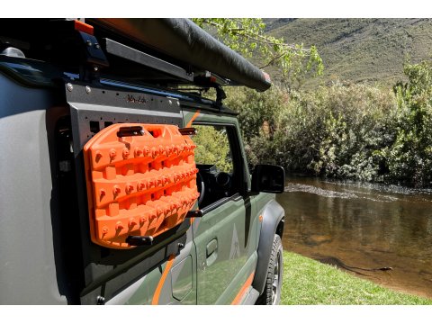 Plaque extérieure Molle coté droit ou gauche Suzuki Jimny Alu-Cab