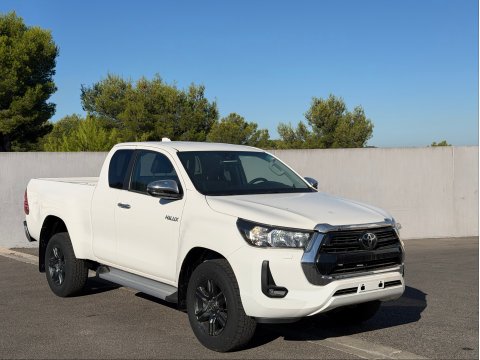 TOYOTA HILUX LEGENDE 2.8L 204cv BVA BLANC