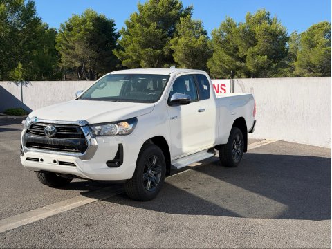 TOYOTA HILUX LEGENDE 2.8L 204cv BVA BLANC