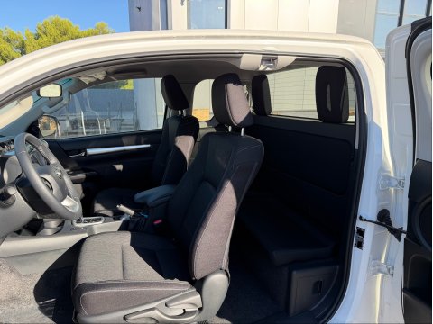TOYOTA HILUX LEGENDE 2.8L 204cv BVA BLANC