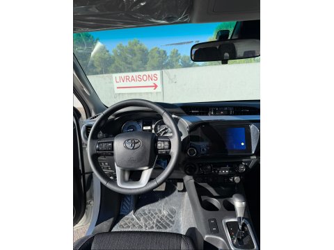 TOYOTA HILUX LEGENDE 2.8L 204cv BVA BLANC