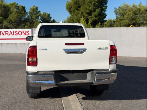 TOYOTA HILUX LEGENDE 2.8L 204cv BVA BLANC