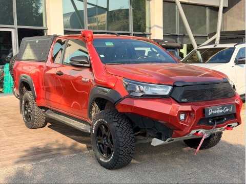 TOYOTA HILUX INVINCIBLE 2.8L DIESEL Préparé