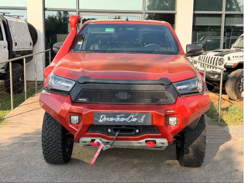 TOYOTA HILUX INVINCIBLE 2.8L DIESEL Préparé