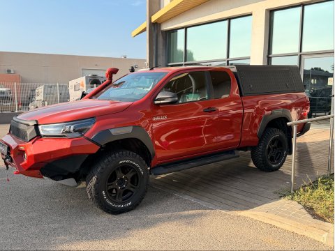 TOYOTA HILUX INVINCIBLE 2.8L DIESEL Préparé