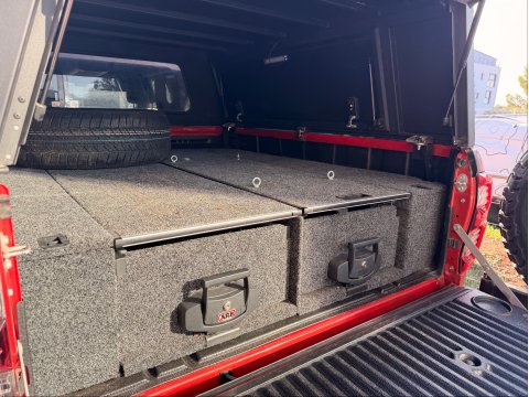 TOYOTA HILUX INVINCIBLE 2.8L DIESEL Préparé