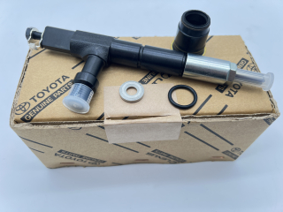 Injecteur NEUF origine Toyota Land Cruiser HDJ80 24S