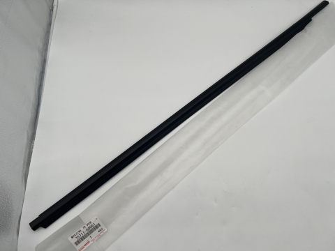 Moulure lèche vitre extérieur porte avant droite KDJ120 KDJ125
