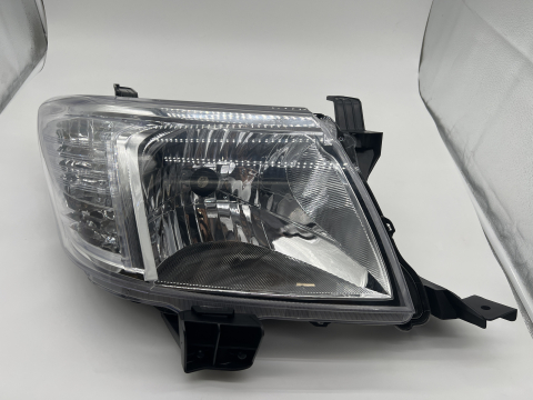 Optique avant droit Hilux Vigo 2012-2015 - Réglage manuel ou électrique