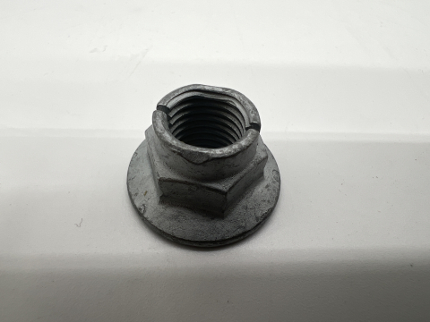Ecrou collecteur échappement HDJ80 HDJ100 HZJ7 KZJ7