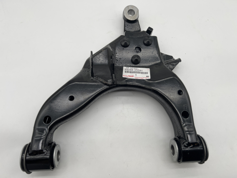 Triangle de suspension inférieur avant droit Land Cruiser KZJ9 KDJ9