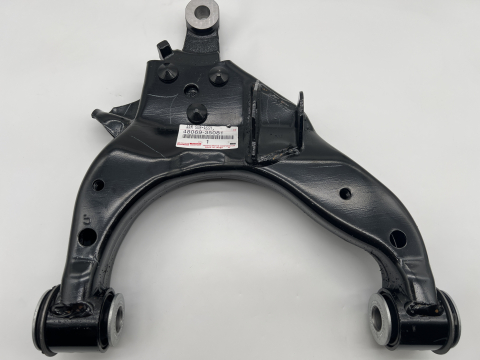 Triangle de suspension inférieur avant gauche Land Cruiser KZJ9 KDJ9