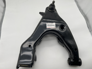 Triangle inférieur de suspension avant droit Land Cruiser HDJ100